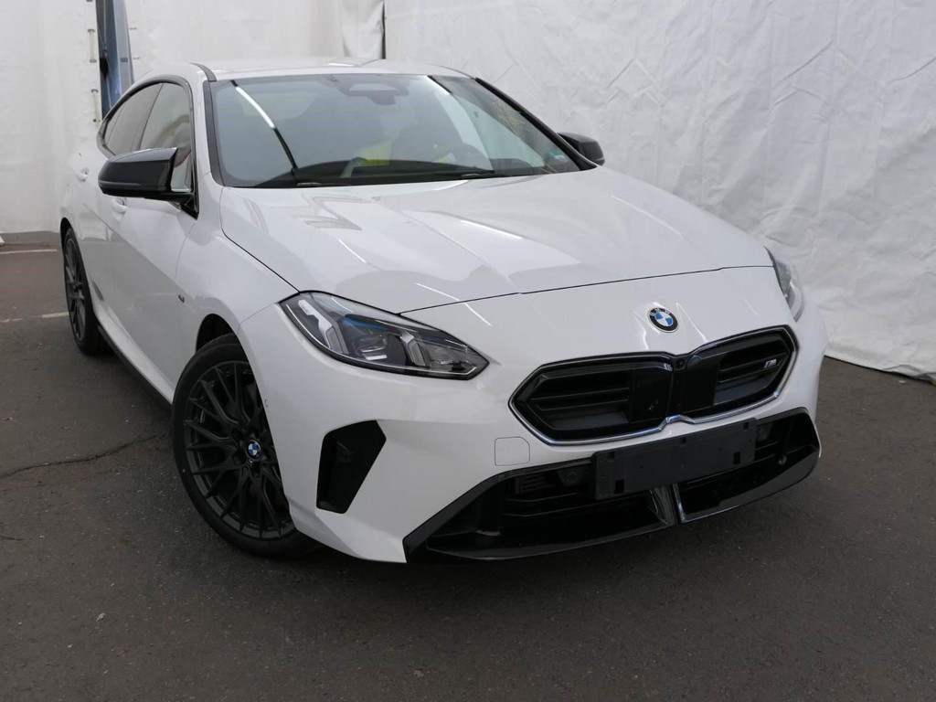 BMW M235