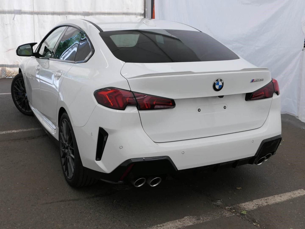 BMW M235