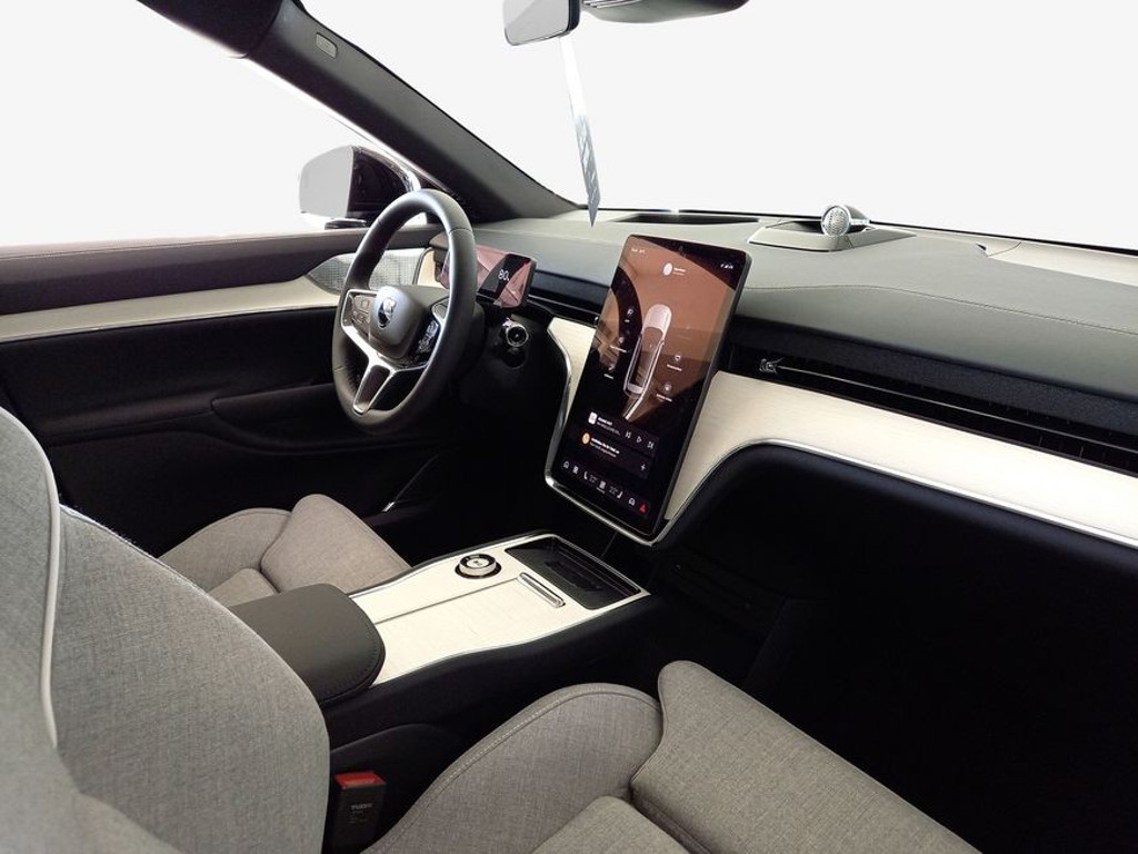 Volvo EX90