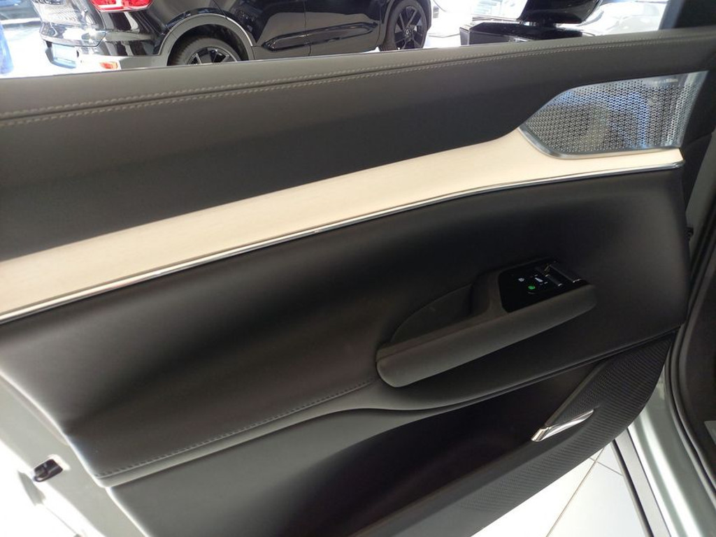 Volvo EX90