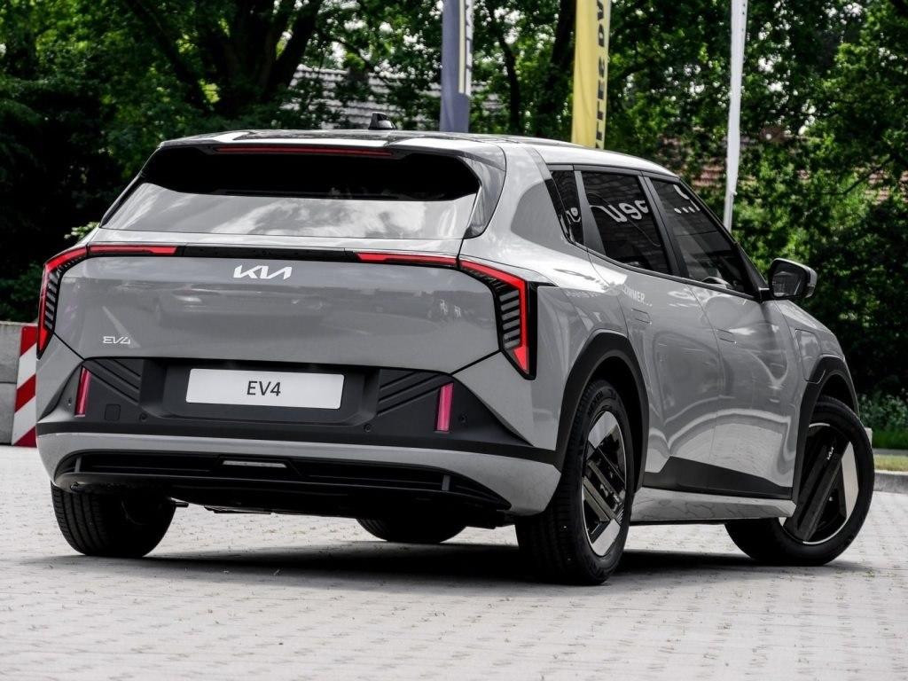 Kia EV4