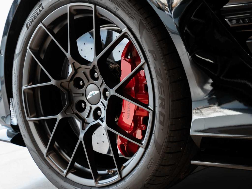 Aston Martin Vanquish