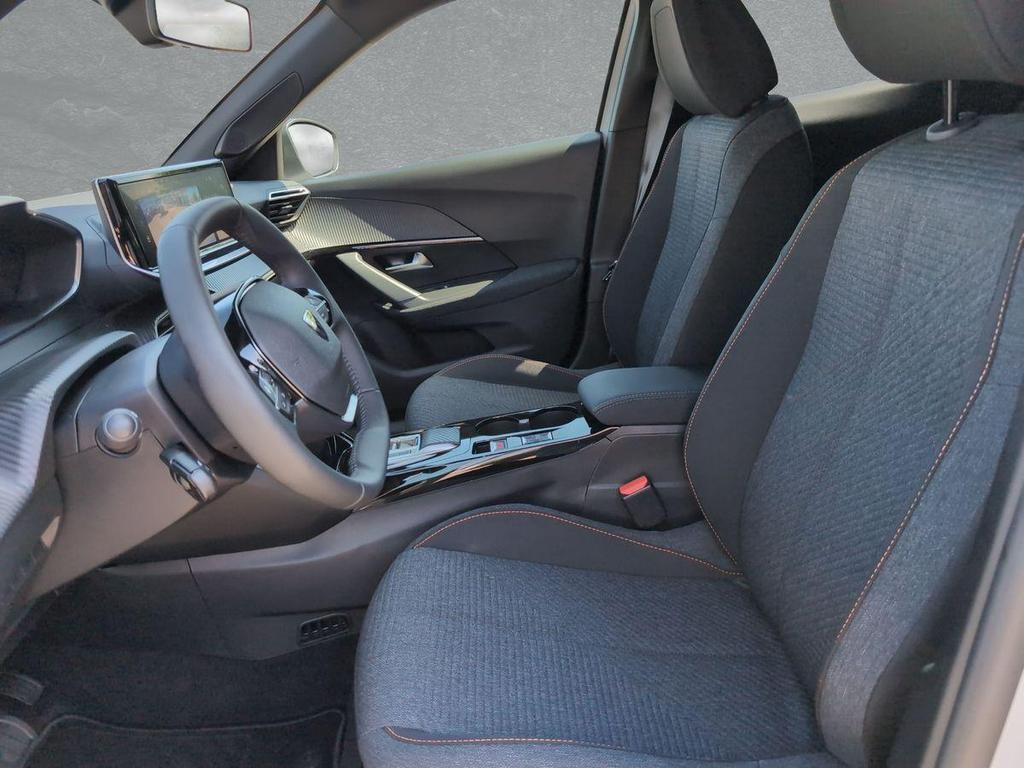 Peugeot e-2008