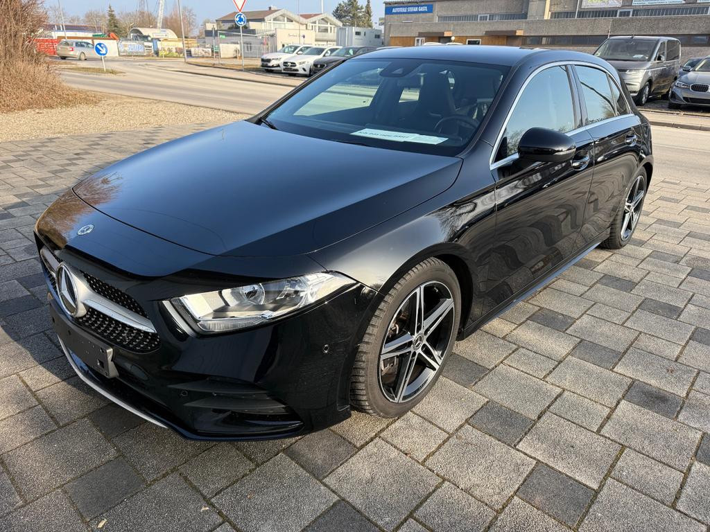 Mercedes-Benz A-Klasse A 220 AMG Line A 220 d