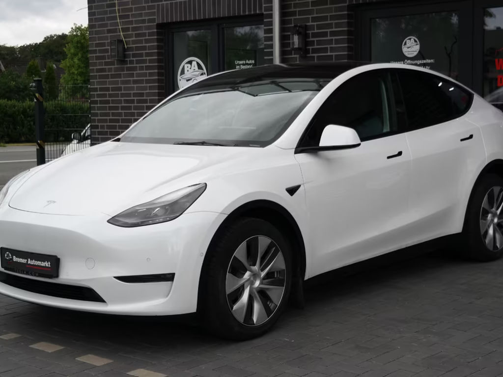 Tesla Model Y Performance Dual Motor AWD