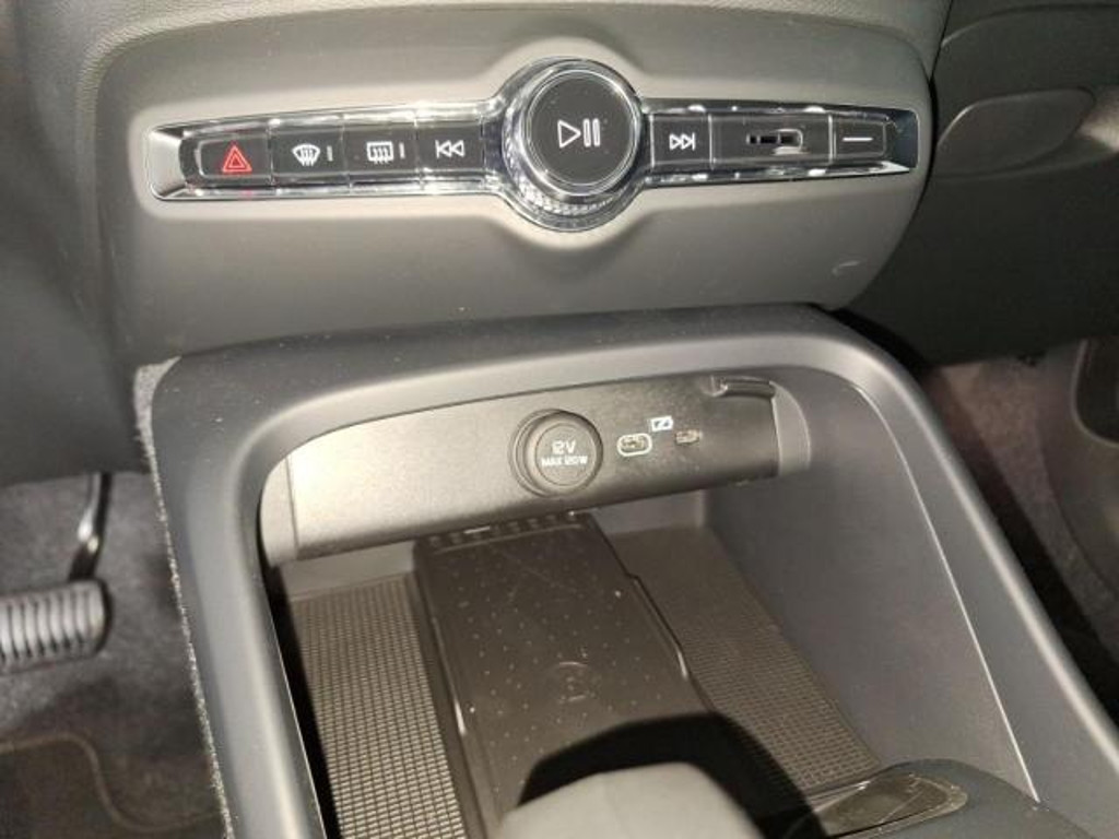 Volvo EX40