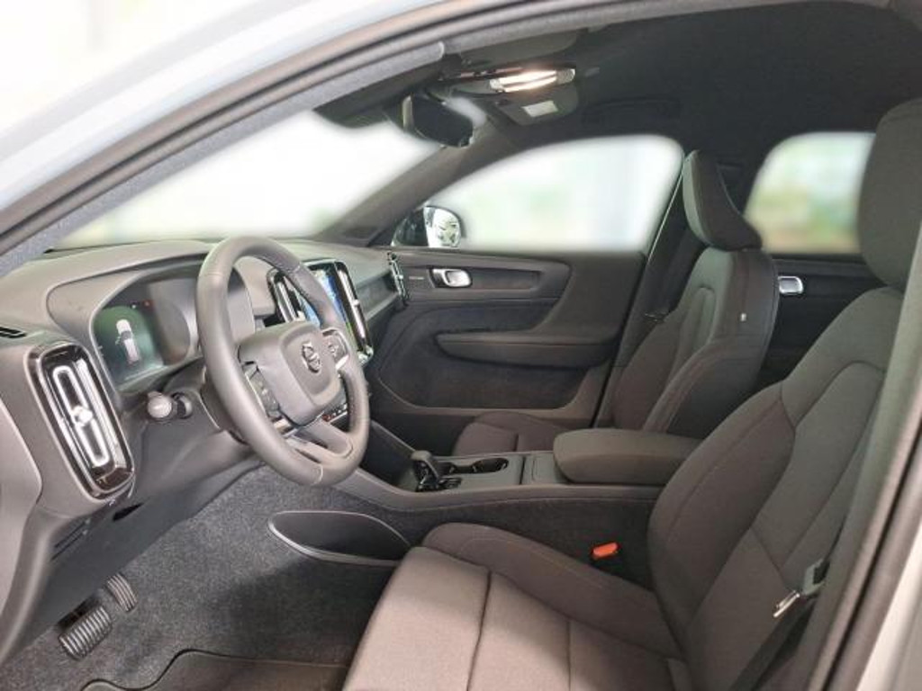Volvo EX40