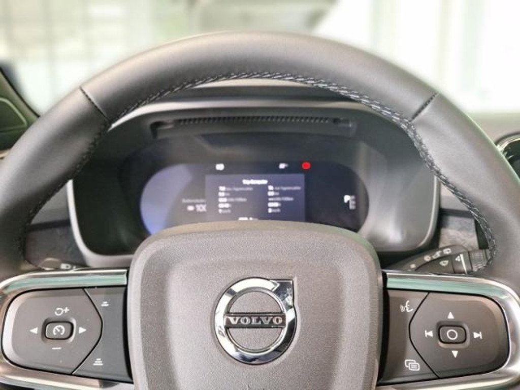 Volvo EX40