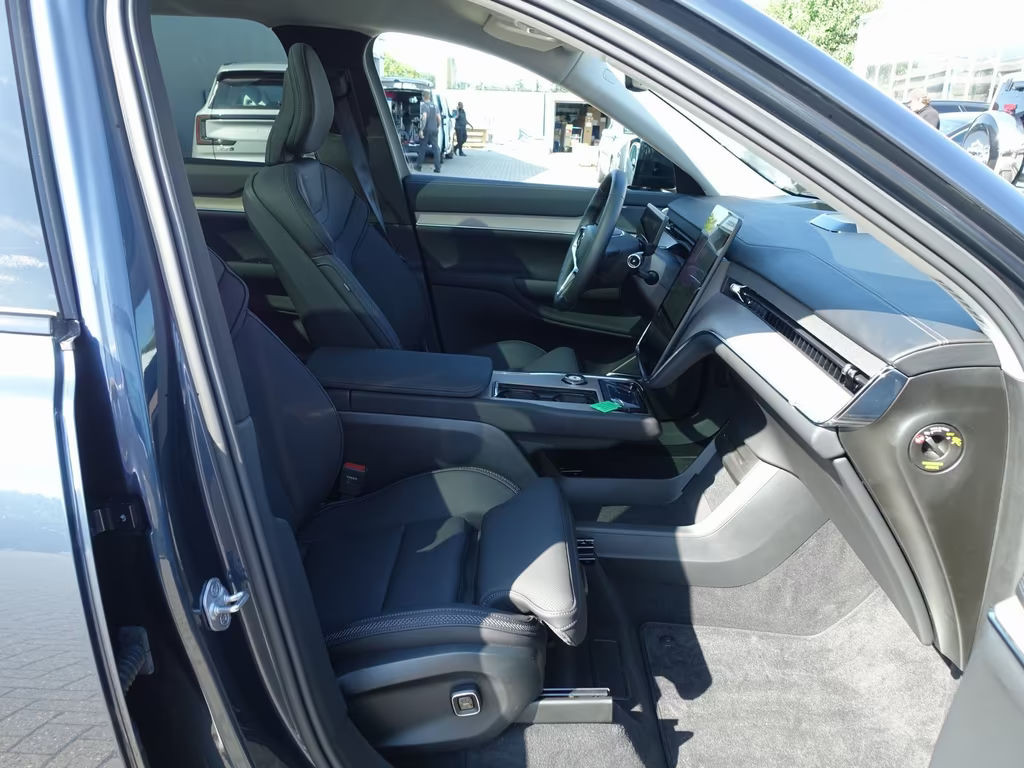 Volvo EX90