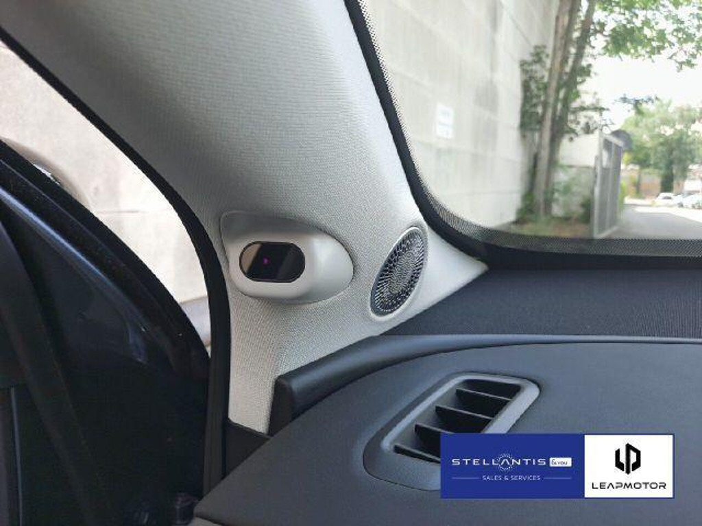 Leapmotor C10