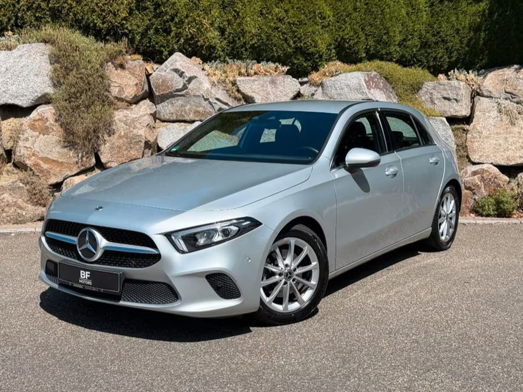 Mercedes-Benz A-Klasse A 200 LED LIVE TRAFFIC MBUX INDUKTION PARK ASS.