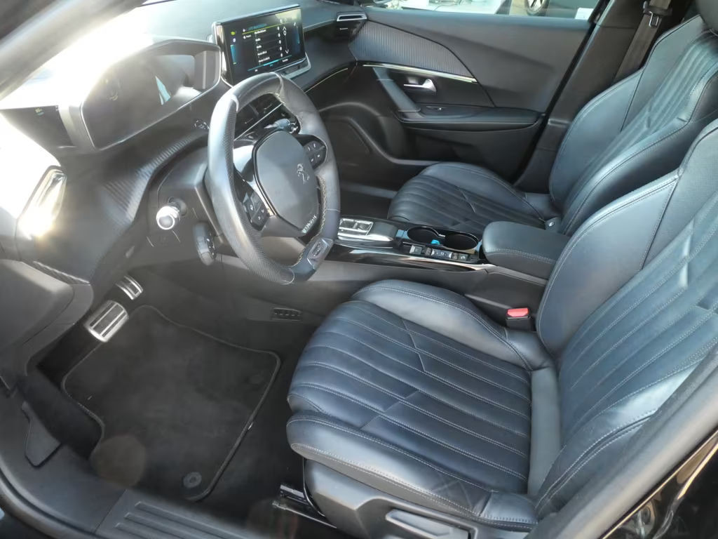 Peugeot e-2008