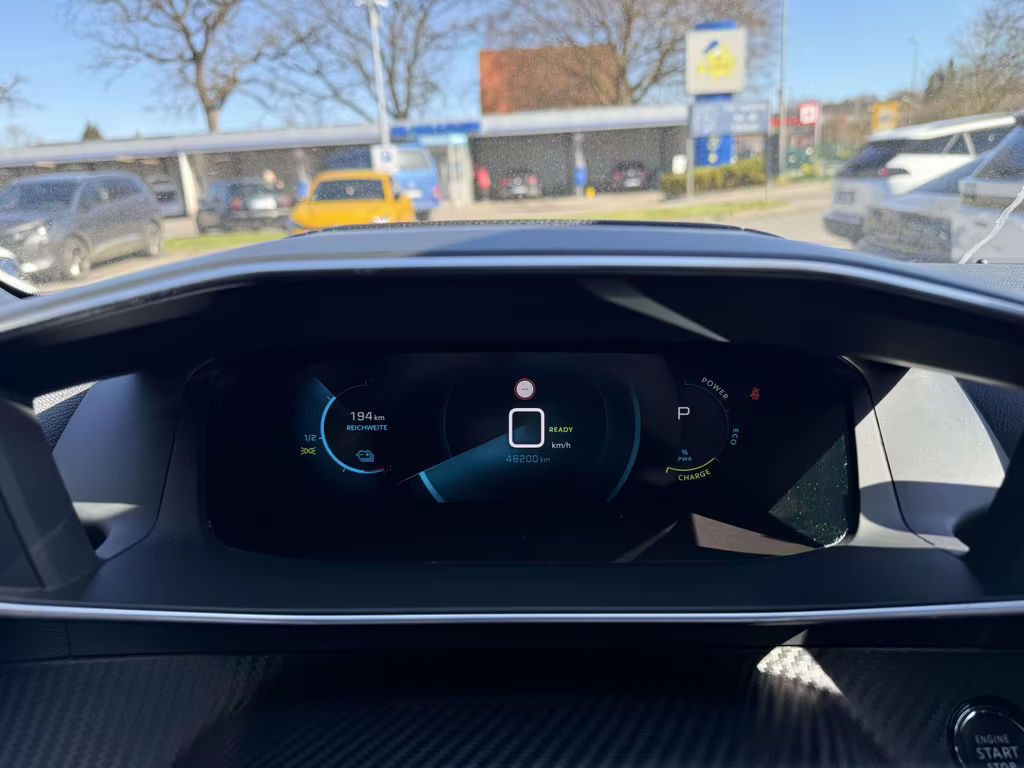 Peugeot e-2008