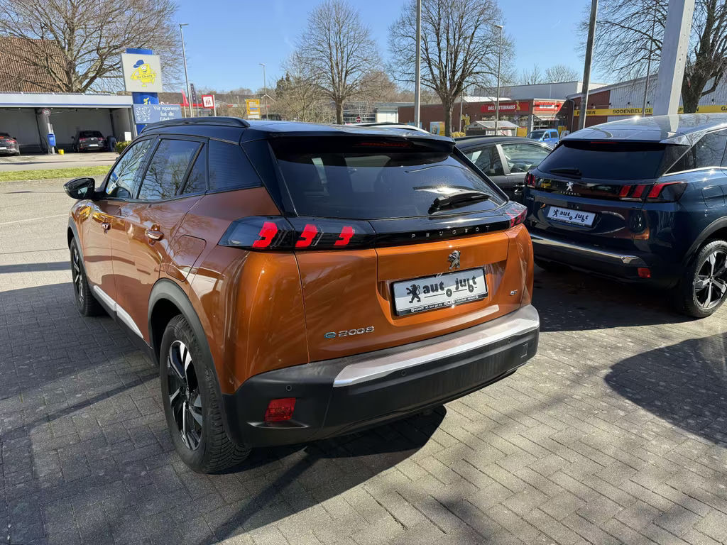 Peugeot e-2008