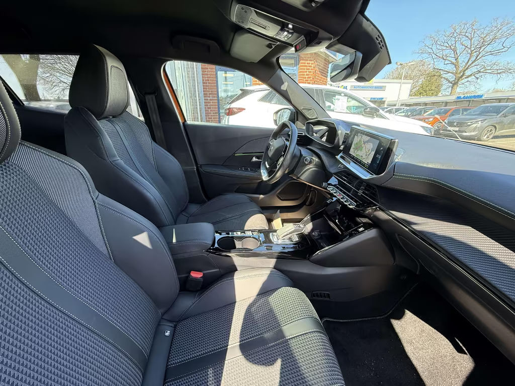 Peugeot e-2008