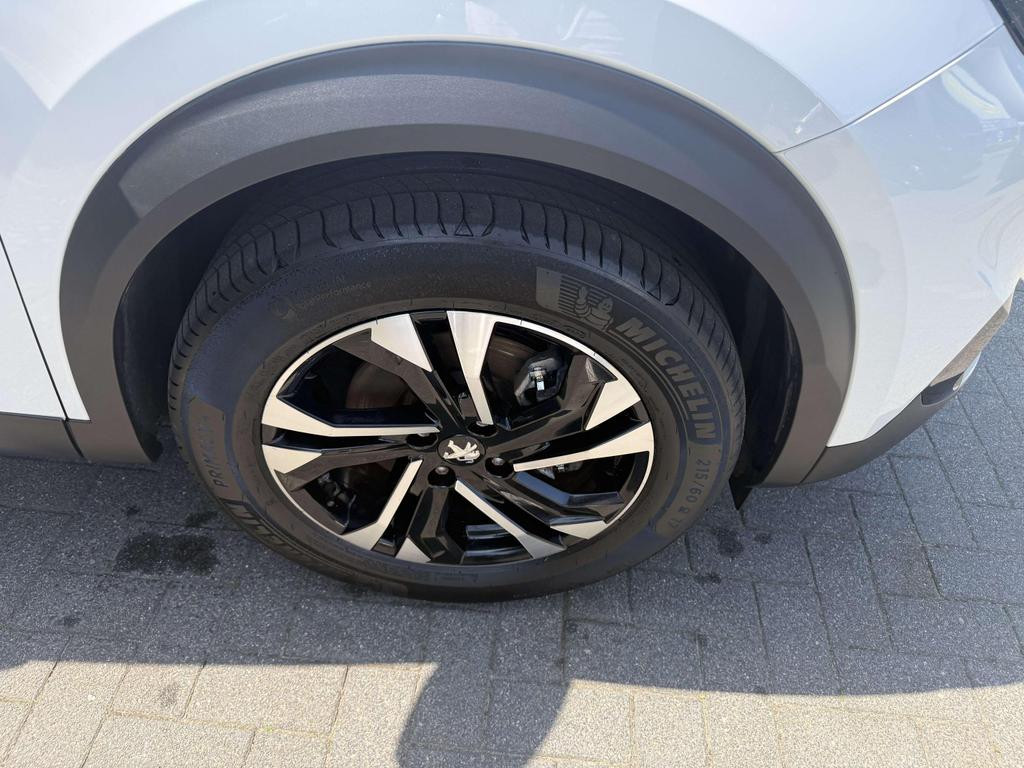 Peugeot e-2008