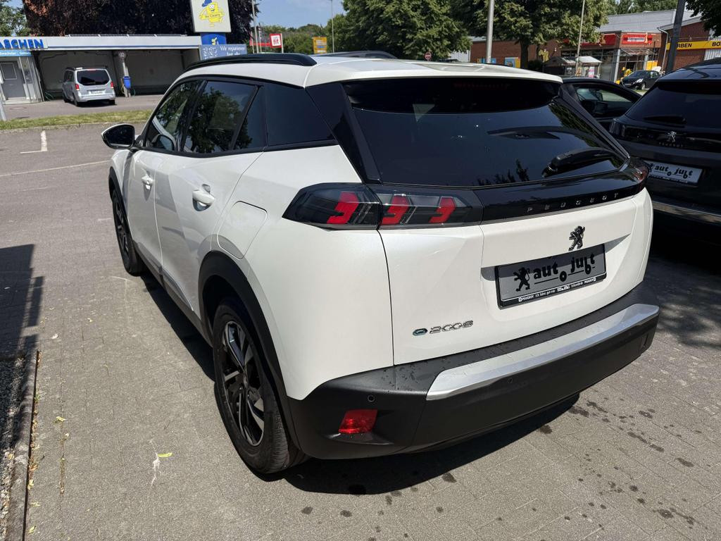 Peugeot e-2008