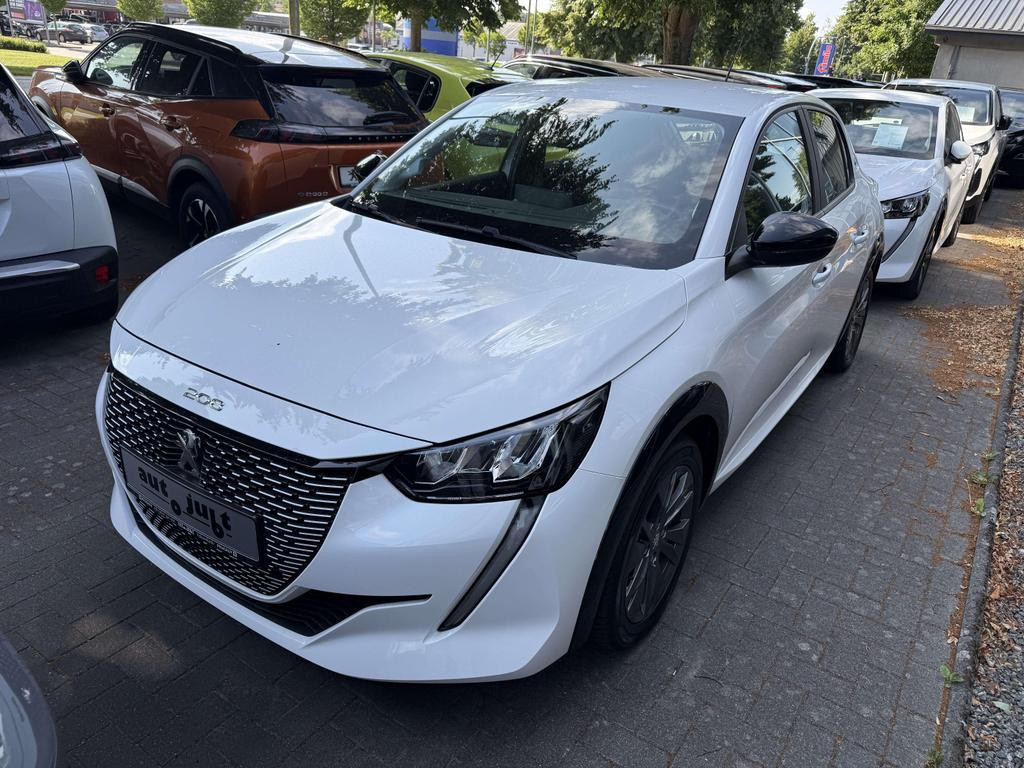 Peugeot e-208