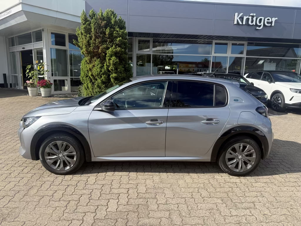 Peugeot e-208