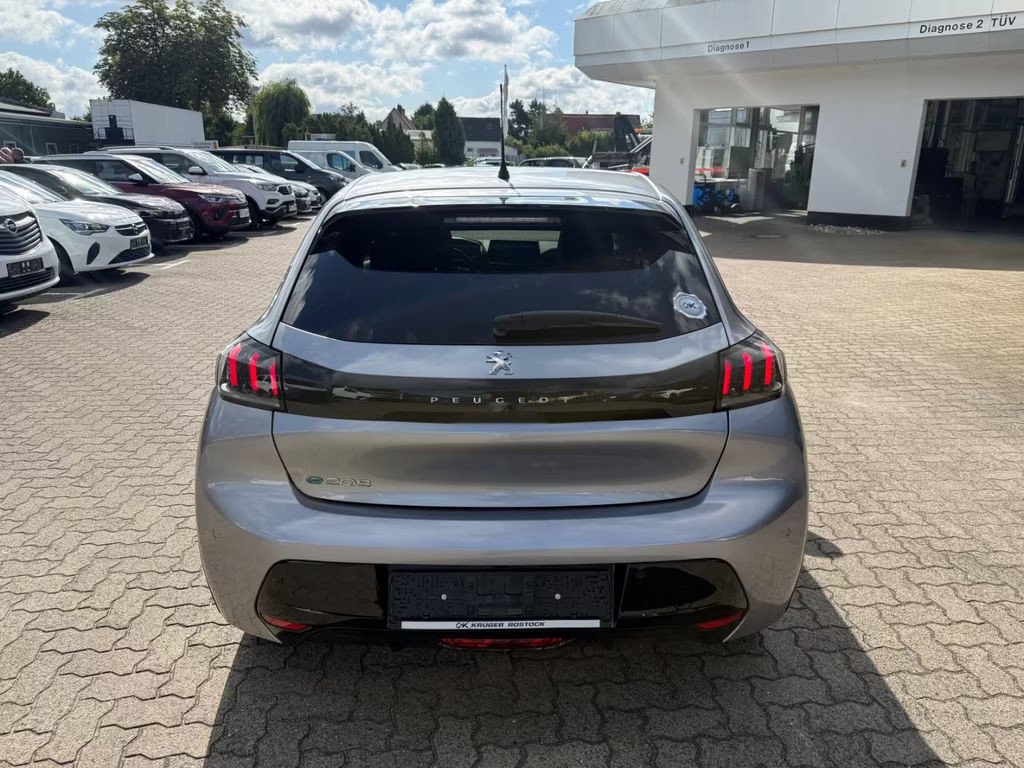 Peugeot e-208