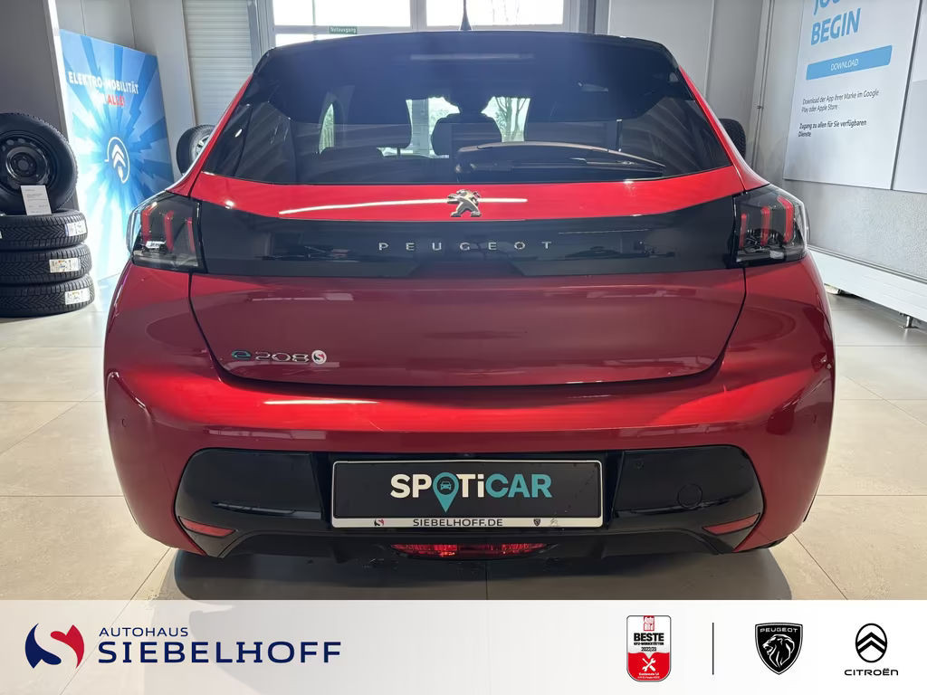 Peugeot e-208