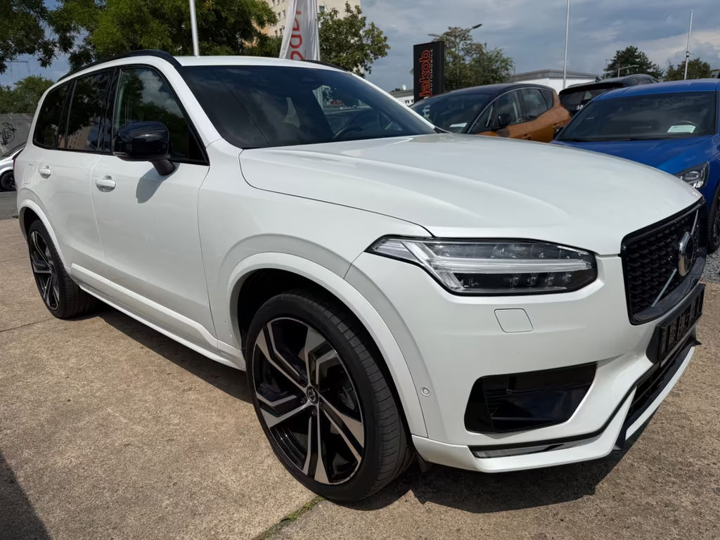 Volvo XC90 AWD Plus Dark