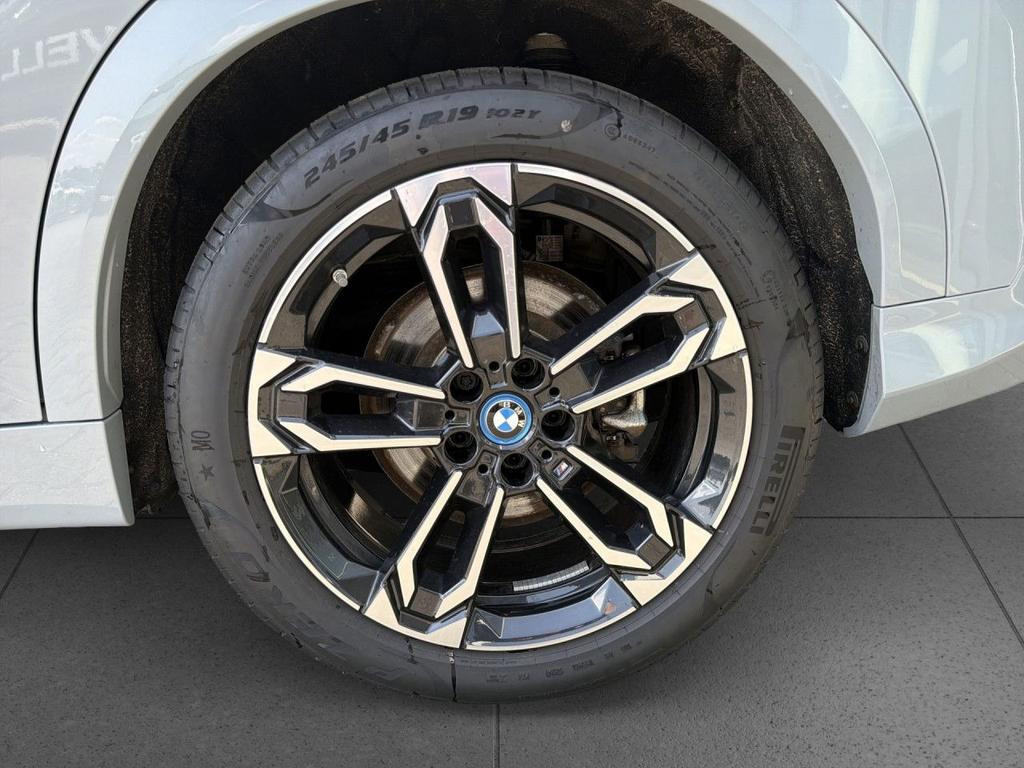 BMW iX2