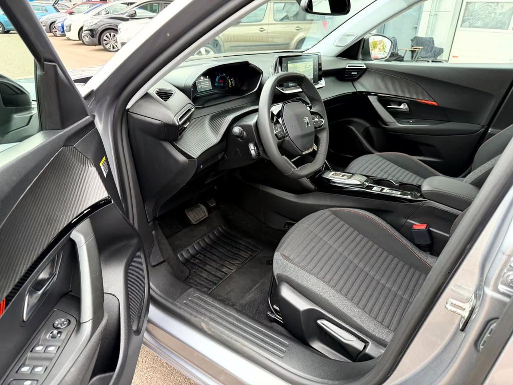 Peugeot e-2008