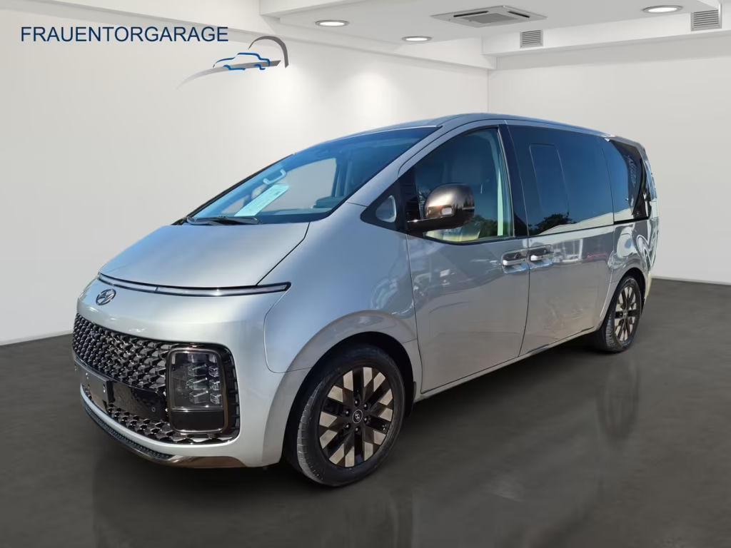Hyundai Staria Signature