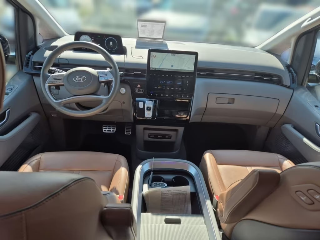 Hyundai Staria