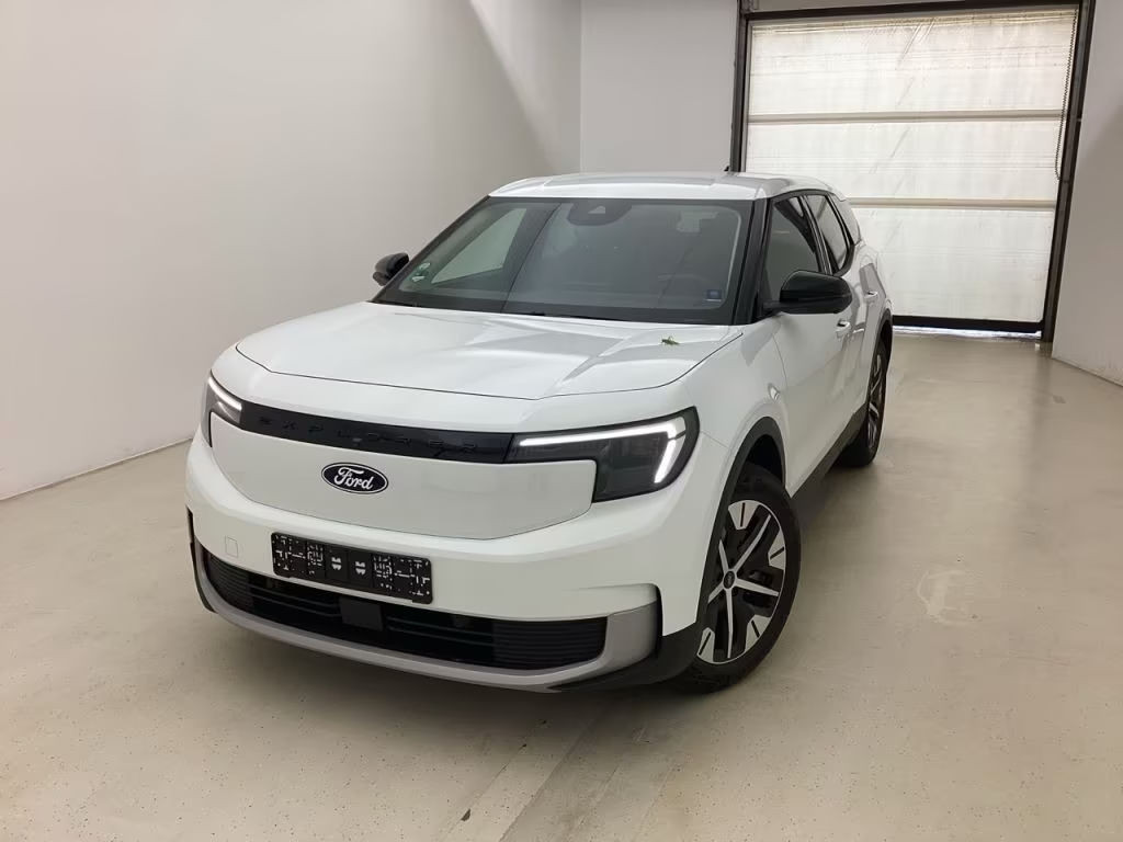Ford Explorer RWD Extended range