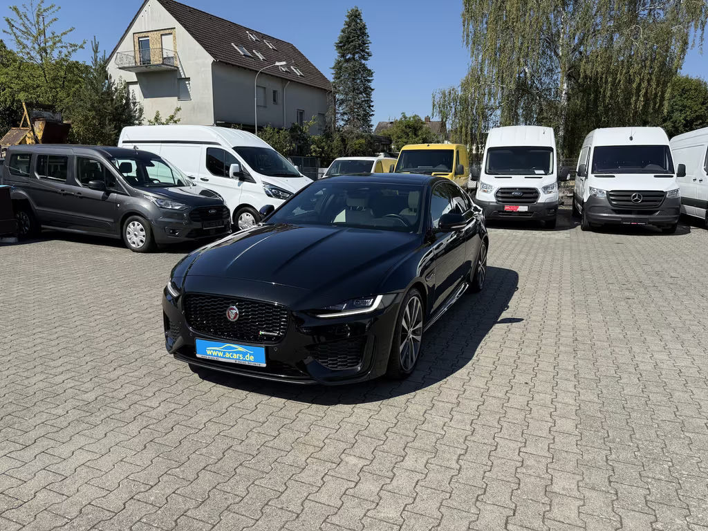 Jaguar XE R-Dynamic