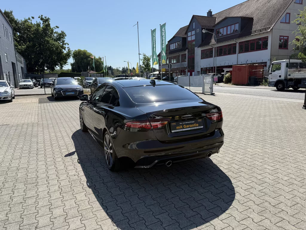 Jaguar XE