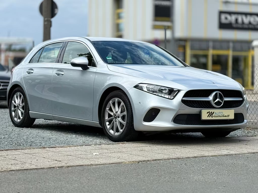 Mercedes-Benz A-Klasse A 180 KLIMA NAVI SHZ CARPLAY KEYLESS