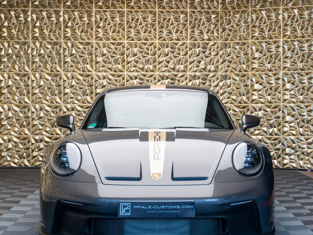 Porsche 911 GT3 4 992