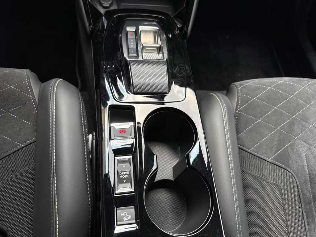 Peugeot e-2008