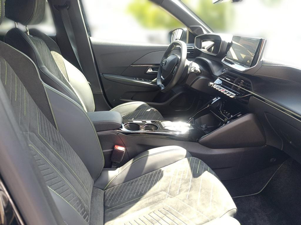 Peugeot e-208