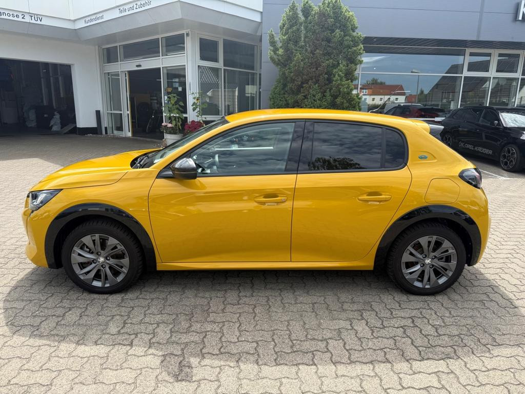 Peugeot e-208