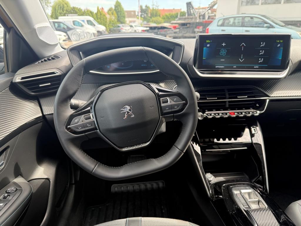 Peugeot e-208