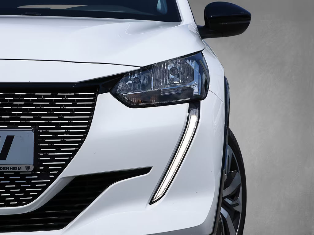 Peugeot e-208