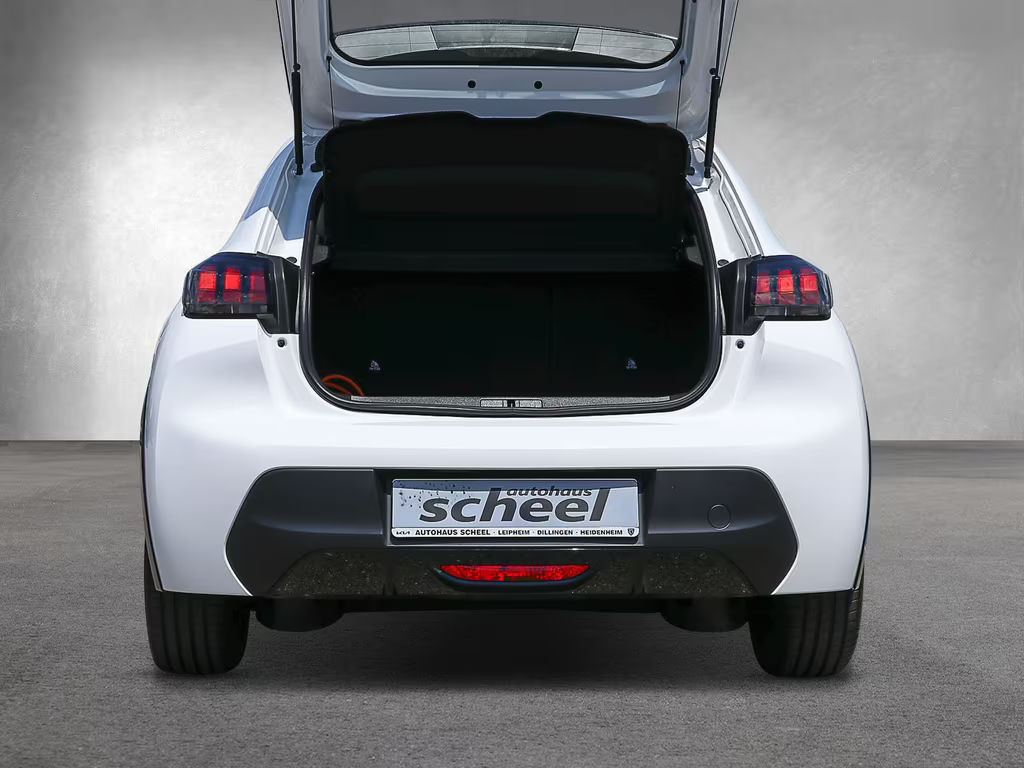 Peugeot e-208