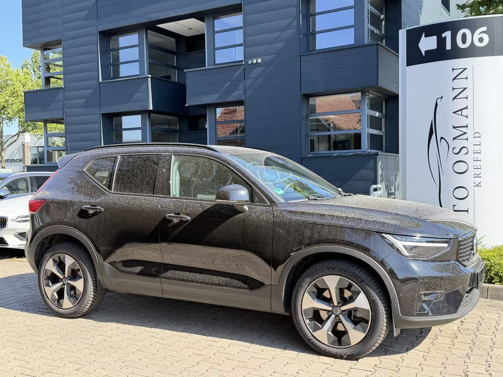 Volvo XC40 Plus Dark