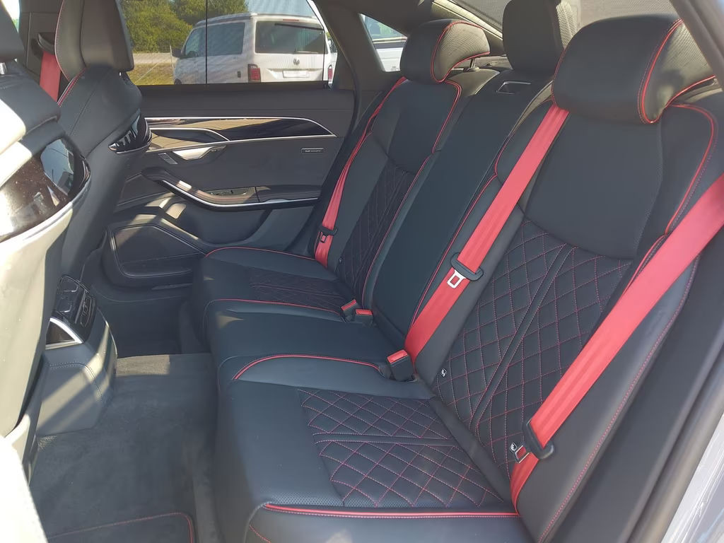 Audi S8