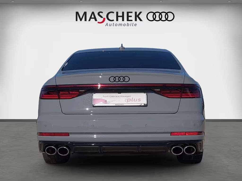 Audi S8