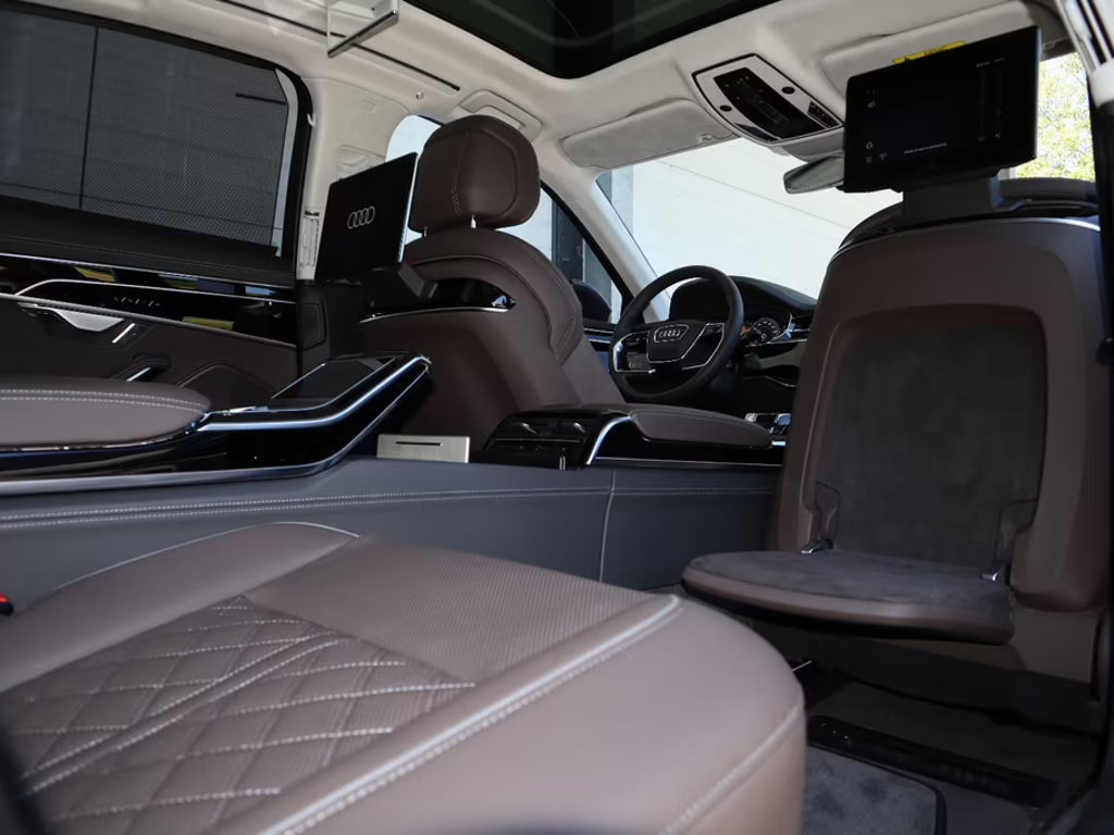 Audi A8 Lang 60 TFSI