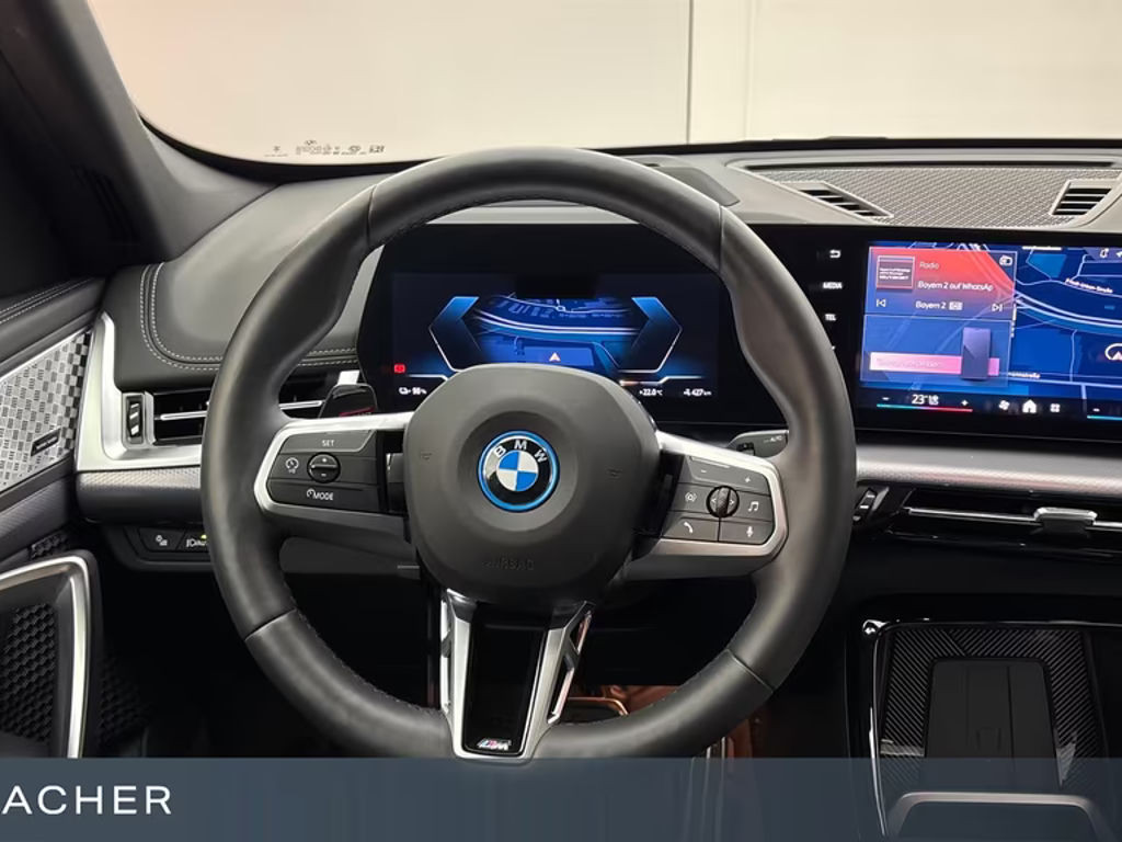 BMW iX1
