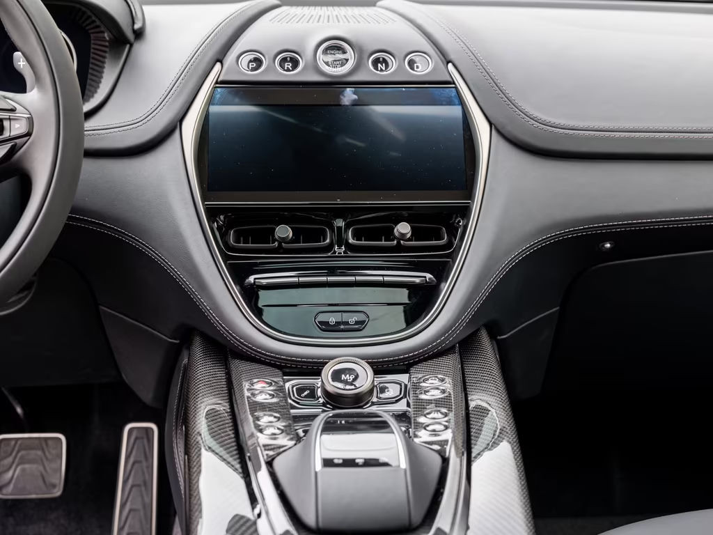Aston Martin DBX