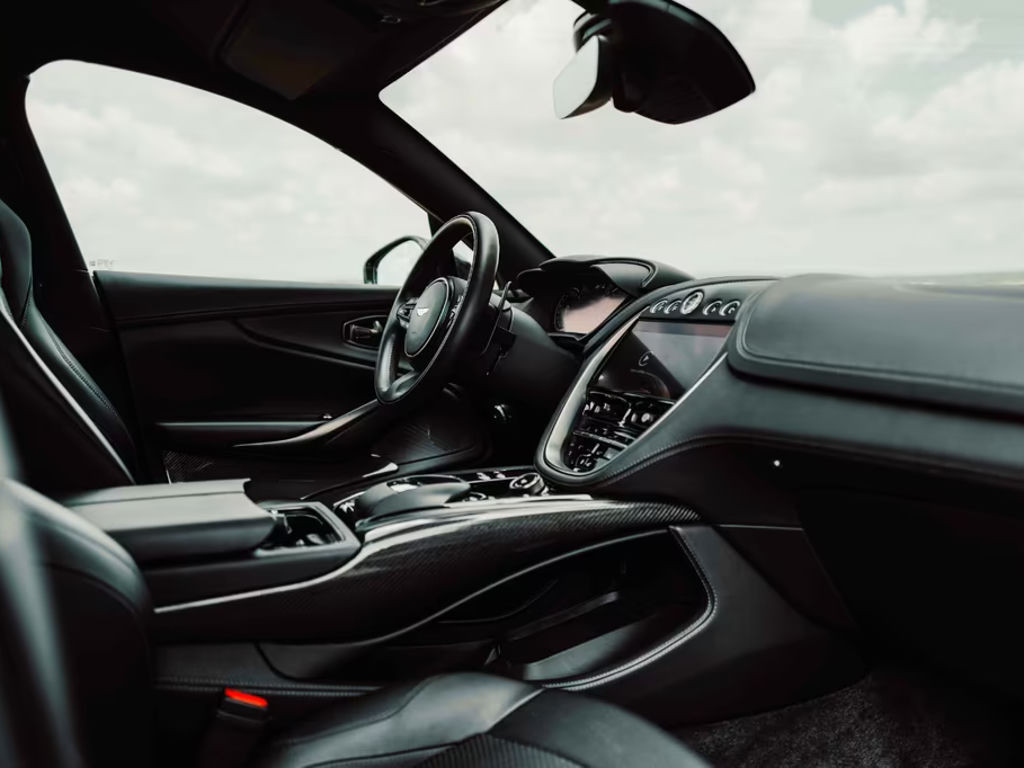 Aston Martin DBX