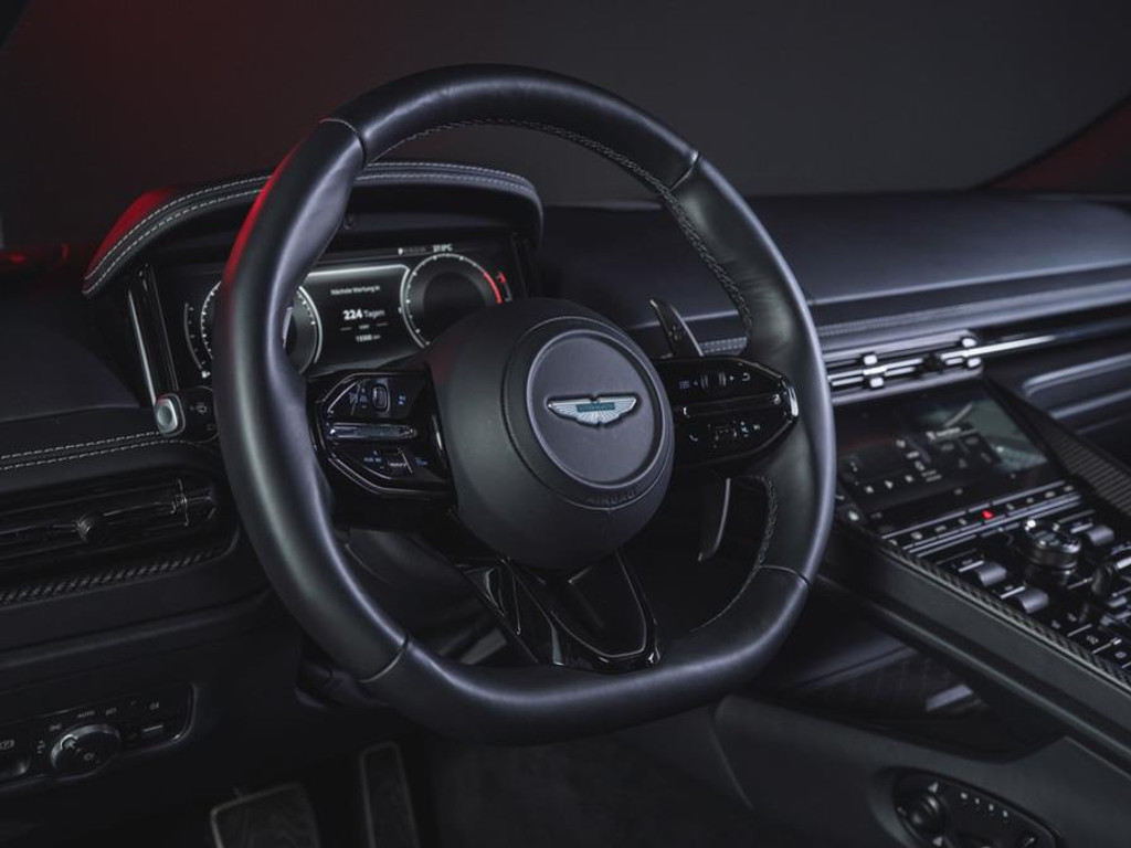 Aston Martin DB12