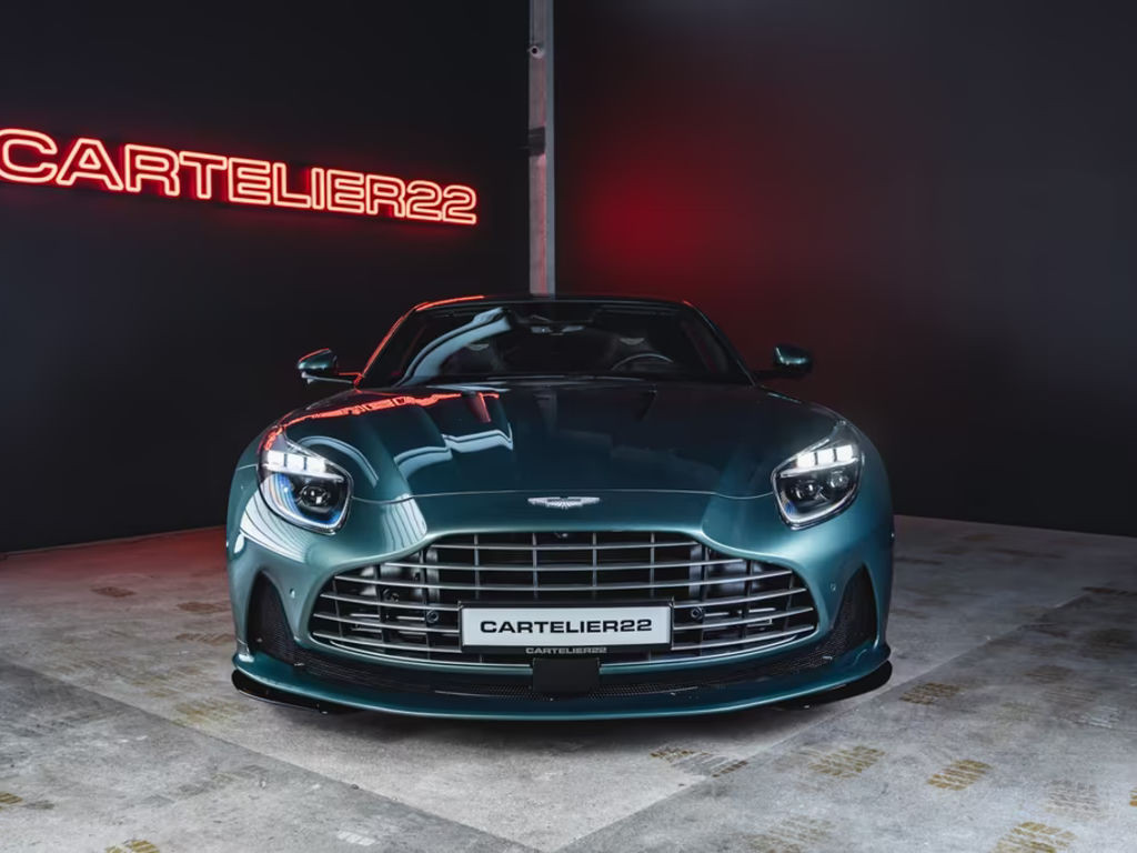 Aston Martin DB12
